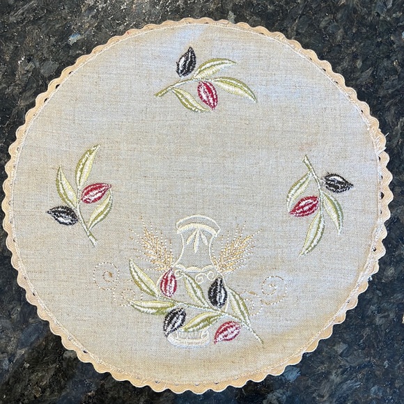 NWT Olive Oil Bottle Apron with Matching Doily - Picture 5 of 14